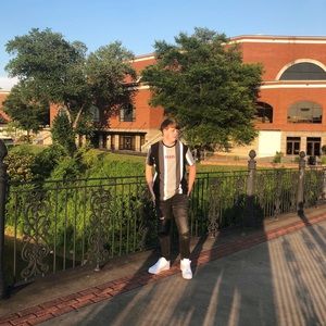 Meet your Posher, Dylan